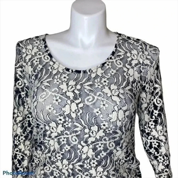 Jessica Simpson maternity lace blouse - Picture 4 of 8